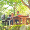 川べりでBBQをお楽しみください。